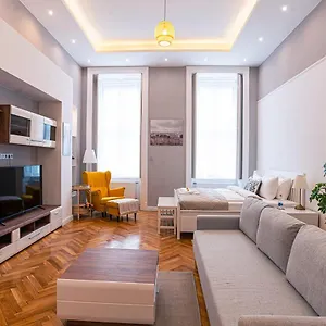 Joy On Kiraly Street Appartement