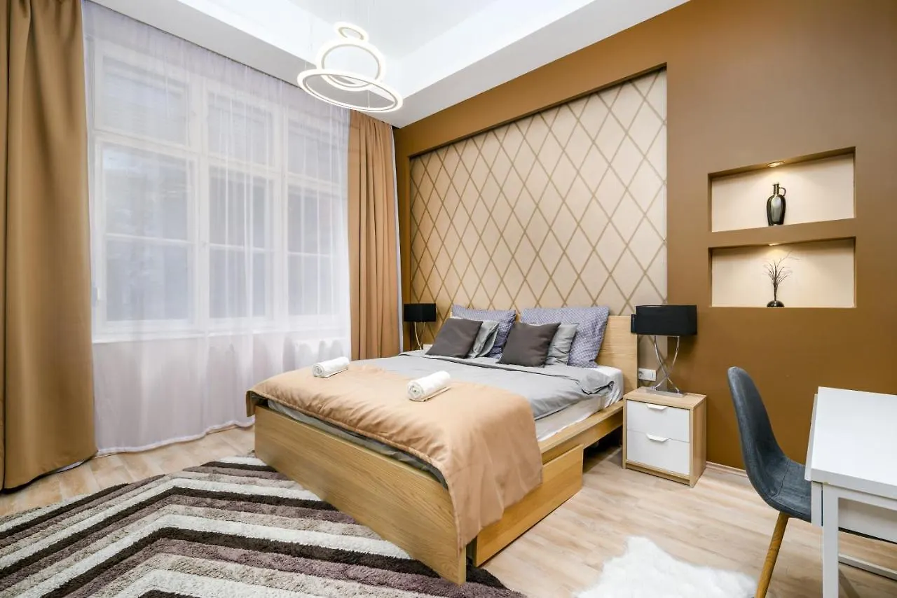 Downtown Deluxe-Two Bedroom Apartment With Sauna Budapest