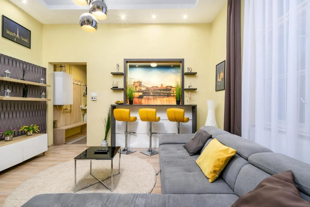 Downtown Deluxe-Two Bedroom Apartment With Sauna Budapest