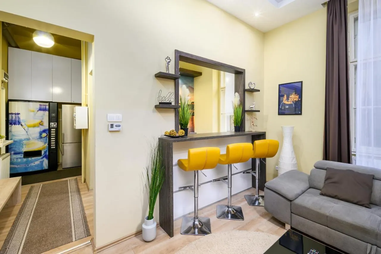 Downtown Deluxe-Two Bedroom Apartment With Sauna Budapest