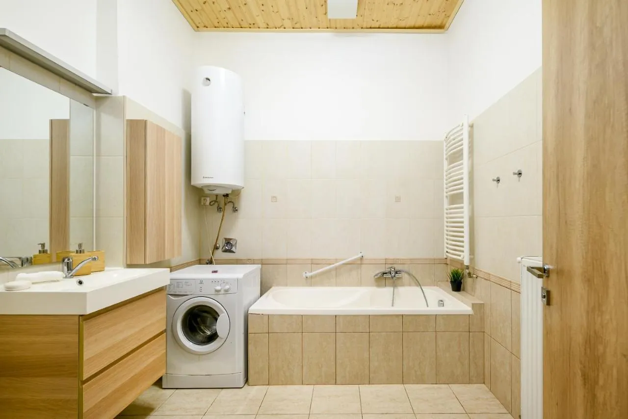 Downtown Deluxe-Two Bedroom Apartment With Sauna Budapest